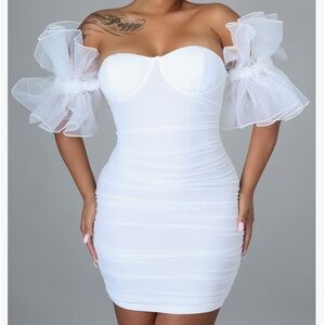 Bodycon puff sleeve white dress